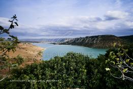 Image du Maroc Professionnelle de  Le Barrage Allal Al Fassi est situé dans la Province de Sefrou sur Oued Sebou avec un volume de stockage de 63.7 Mm3, il contrôle un bassin versant de 5.400 km2. Ce Barrage a été mis en service en 1990. But de l'ouvrage  production d'électricité, irrigation et protection contre les crues, Jeudi 8 septembre 2005. (Photo / Abdeljalil Bounhar) 